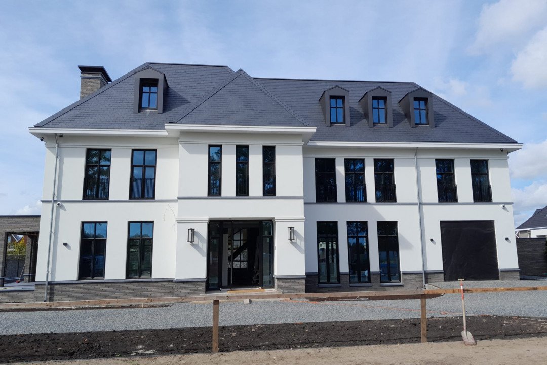Woning J.