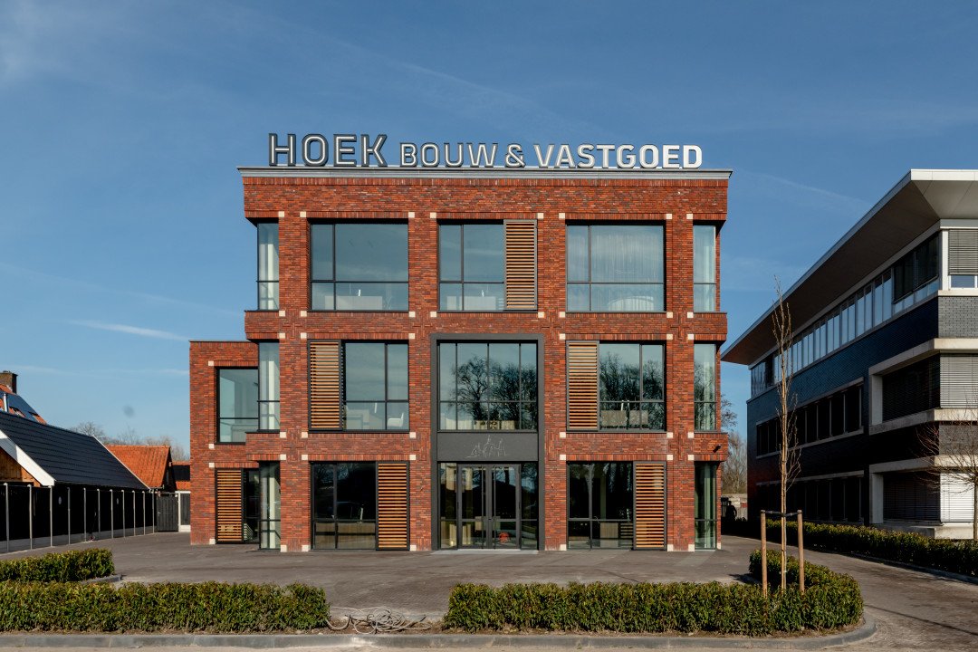 Hoek bouwprojecten bedrijfspand