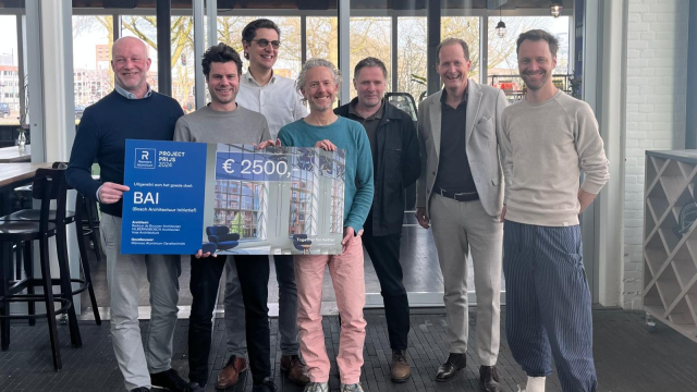 Bosch Architectuur Initiatief ontvangt cheque voor jeugdworkshops
