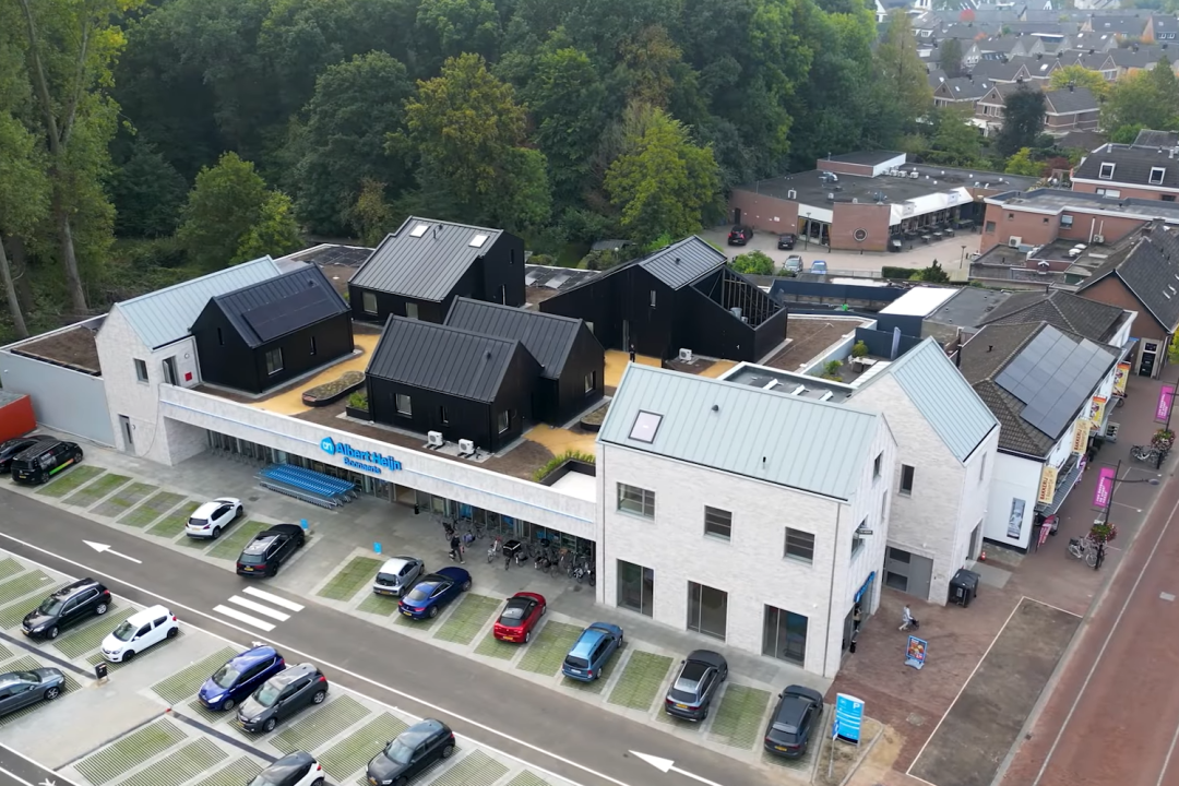 Albert Heijn Heeze met 5 dakwoningen
