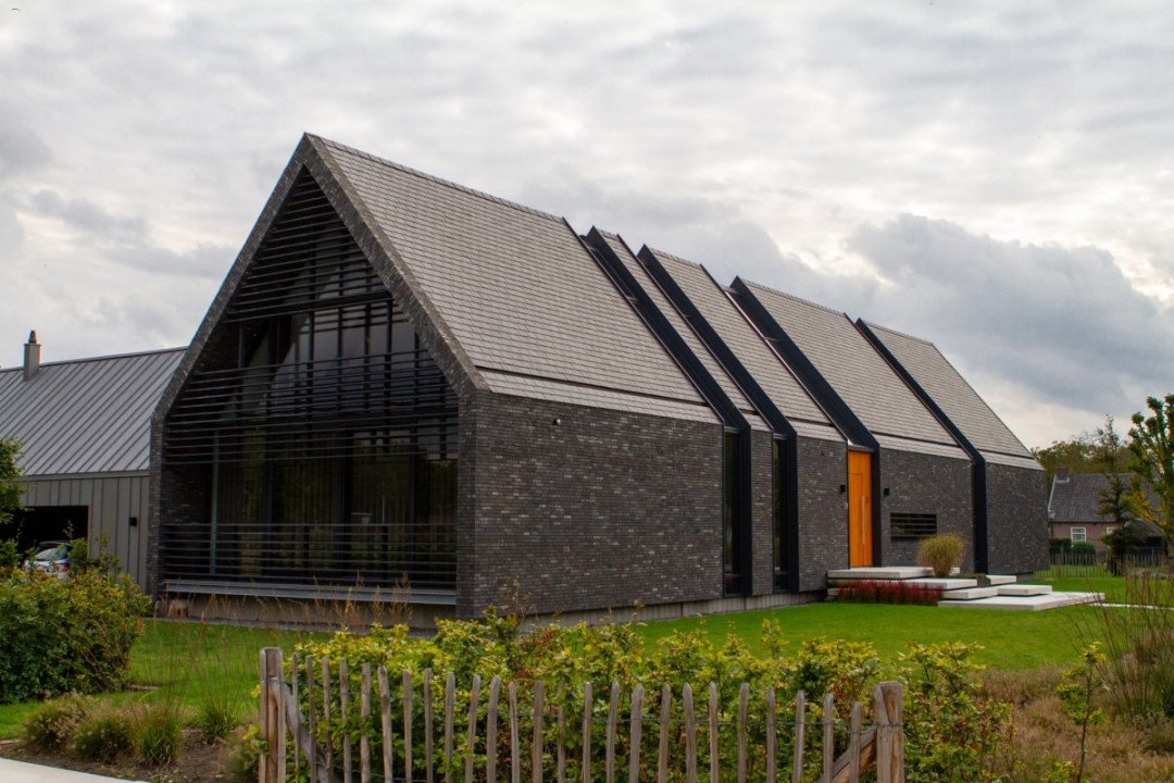 Villa S.
